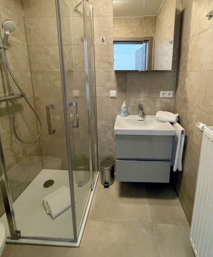 Badezimmer mit Dusche